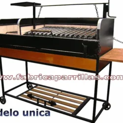 Parrilla rodante 1,25 m con fogonero lateral y ladrillos refractarios. Regulación de altura y cocción indirecta profesional. Garantía 1 año. Parrilla Rodante 1,25 m con Fogonero | Modelo Única