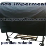 Protegé tu parrilla tambor o chulengo con funda 100% impermeable de lona pesada con PVC. Costuras reforzadas y ajuste contra viento. Medidas 130×70×100 cm.