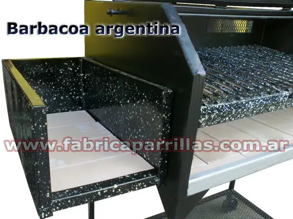 Fogonero de media bolsa enlosado para encender carbón o leña rápido y seguro. Generá brasas parejas para el asado con un brasero resistente y práctico. Ideal para parrillas rodantes y chulengos. Ver características y comprar.