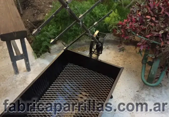 Asador de Cruz con Tambor y Ladrillos Refractarios