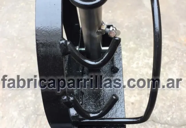 Asador de Cruz con Tambor y Ladrillos Refractarios