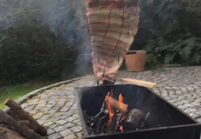 Asador de Cruz con Tambor y Ladrillos Refractarios